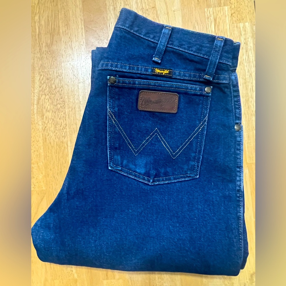 Wrangler’s 47MWZ - 32 x 34